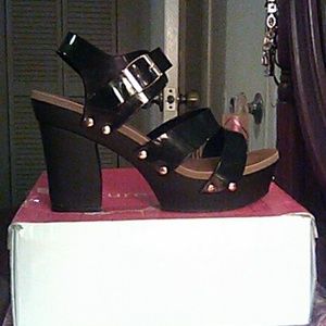 Women's platform sandals